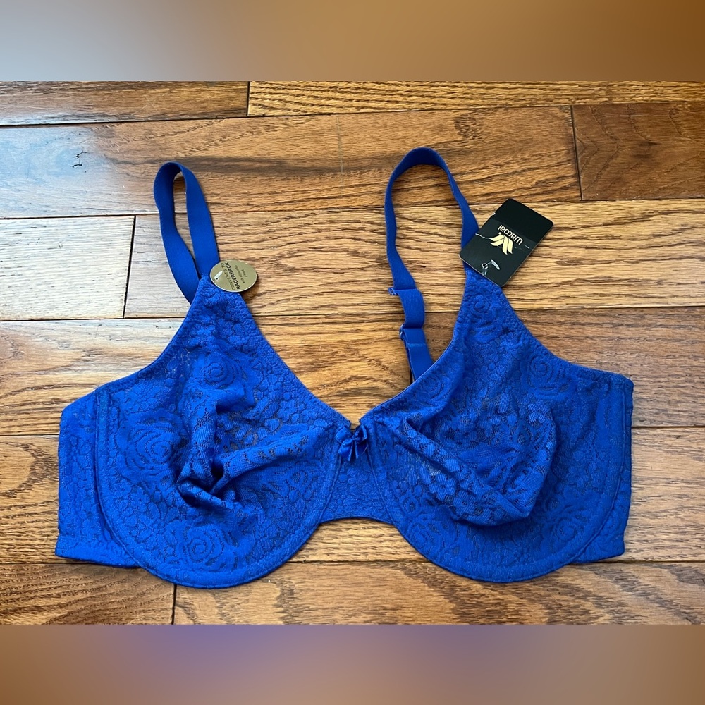 NWT- Wacoal Halo Lace Underwire Bra Sz 38 D